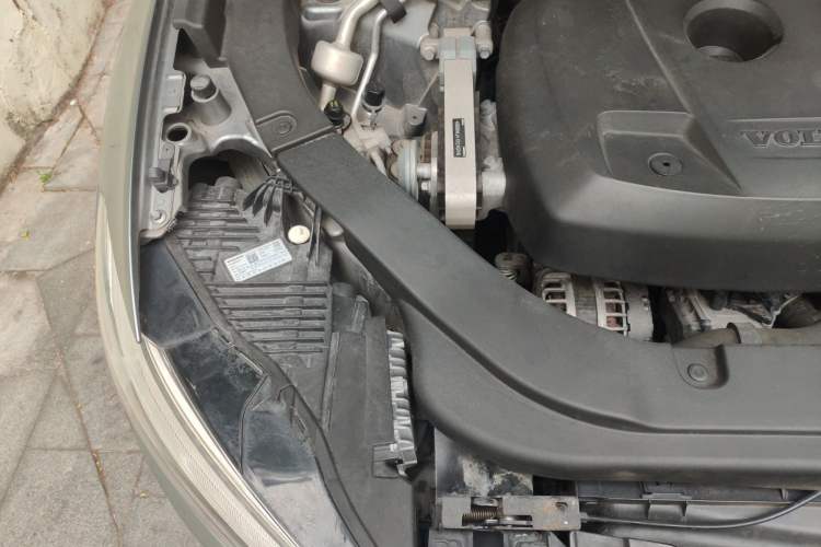 Used Volvo XC60 2018 T5 4x4 Zhiya Luxury Edition Engine Bay Right