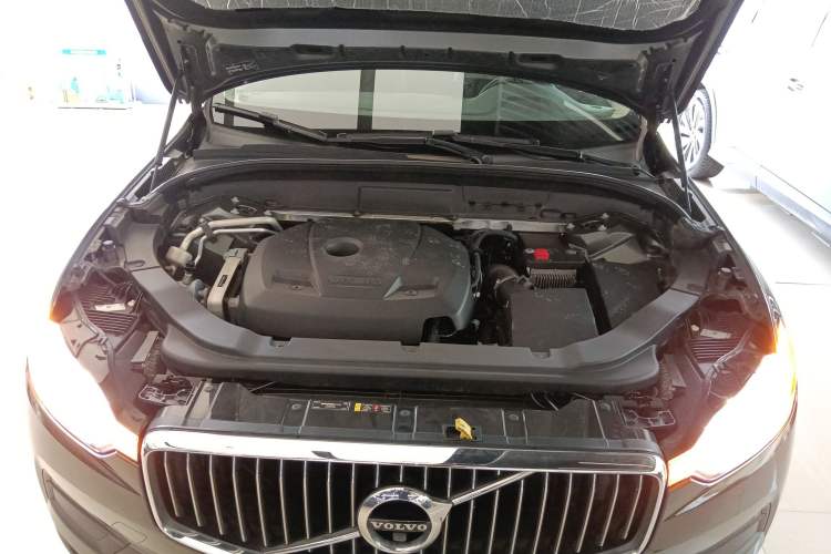 Used Volvo XC60 2018 T5 4x4 Zhiyi Edition Engine Bay