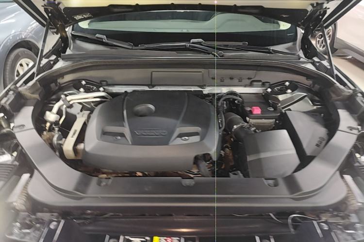 Used Volvo XC60 2018 T5 4x4 Zhiyi Edition Engine Bay