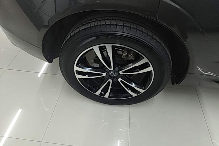 Used Volvo XC60 2018 T5 4x4 Smart Edition Exterior 5