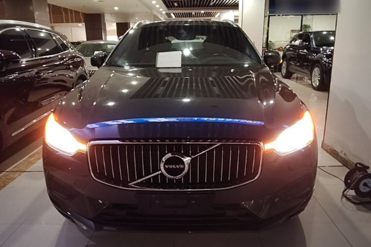 Used Volvo XC60 2018 T5 4x4 Smart Edition Front