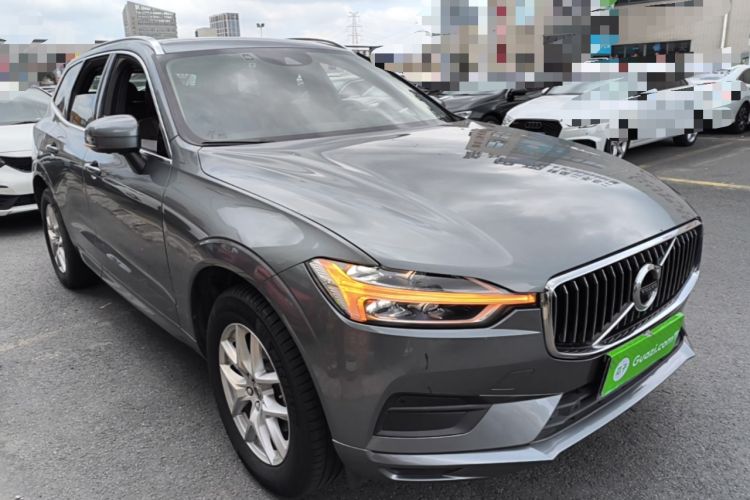 Used Volvo XC60 2018 T5 4x4 Zhiyi Edition Front Right 45 Deg