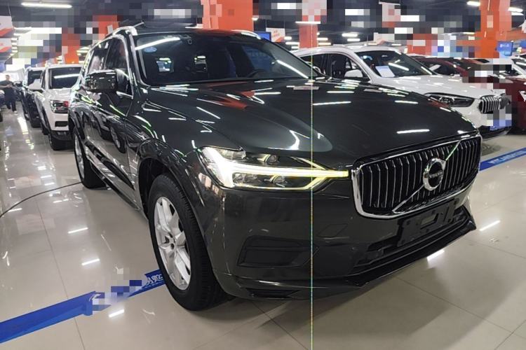 Used Volvo XC60 2018 T5 4x4 Zhiyi Edition Front Right 45 Deg