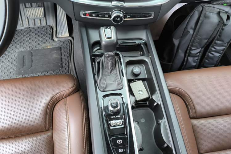 Used Volvo XC60 2018 T5 4x4 Zhiyi Edition Gear Lever