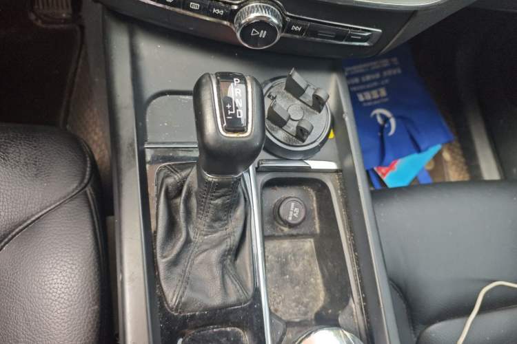 Used Volvo XC60 2018 T5 4x4 Zhiyi Edition Gear Lever