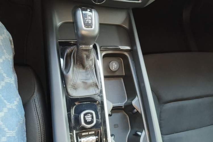 Used Volvo XC60 2018 T4 Zhiyi Edition Gear Lever