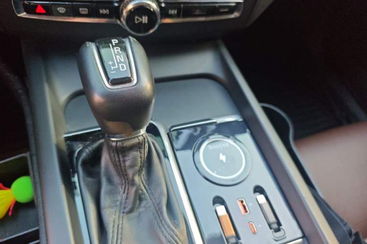 Used Volvo XC60 2018 T5 4x4 Zhiyi Edition Gear Lever