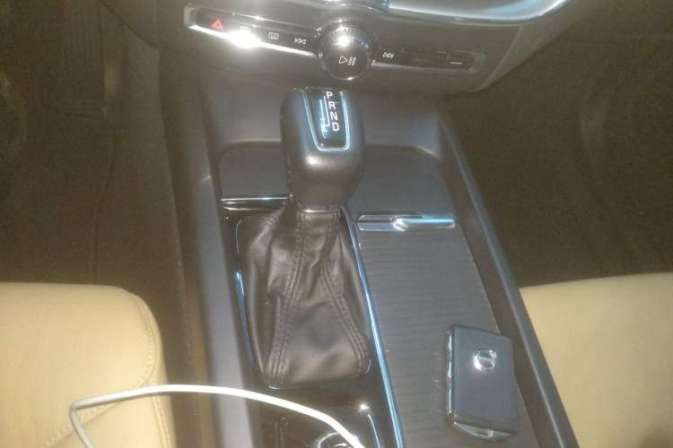 Used Volvo XC60 2018 T5 4x4 Zhiyi Edition Gear Lever