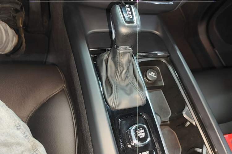 Used Volvo XC60 2018 T5 4x4 Zhiyi Edition Gear Lever