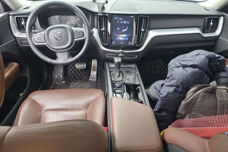Used Volvo XC60 2018 T5 4x4 Zhiyi Edition Interior 2