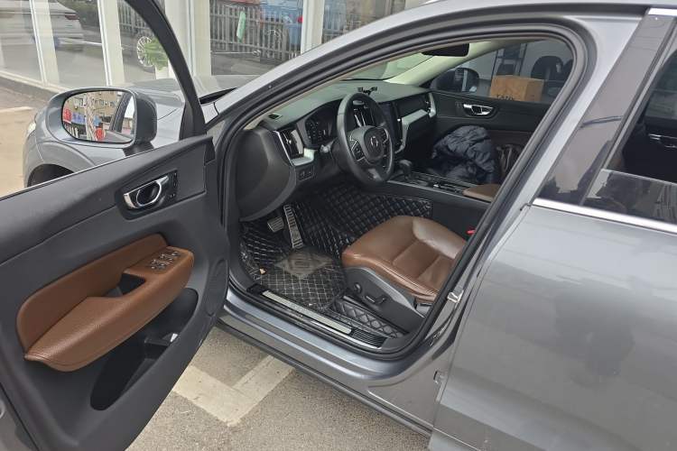 Used Volvo XC60 2018 T5 4x4 Zhiyi Edition Interior 3
