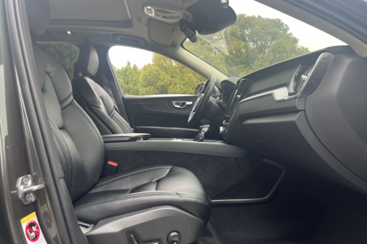 Used Volvo XC60 2018 T4 Zhiyi Edition Interior 8