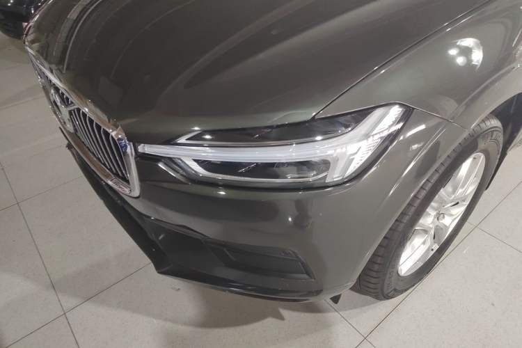 Used Volvo XC60 2018 T4 Zhiyi Edition Left Front Headlight