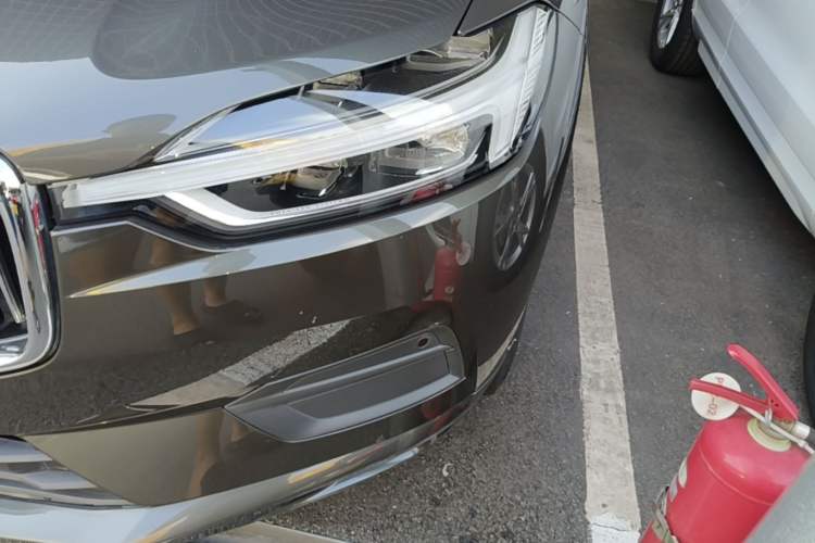 Used Volvo XC60 2018 T4 Zhiyi Edition Left Front Headlight