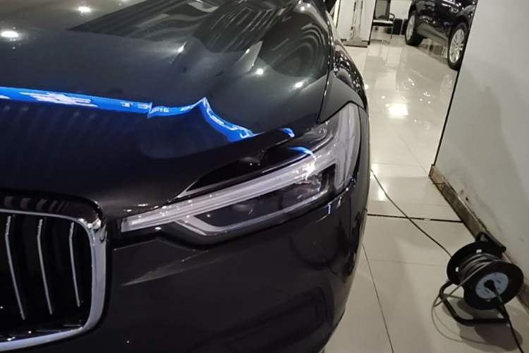 Used Volvo XC60 2018 T5 4x4 Smart Edition Left Front Headlight