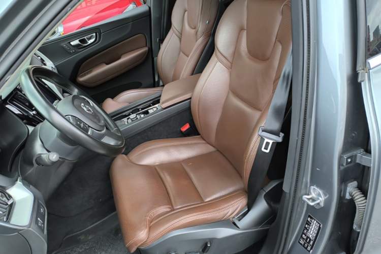 Used Volvo XC60 2018 T5 4x4 Zhiyi Edition Left Front Seat