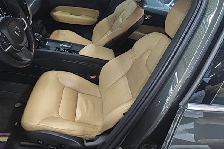 Used Volvo XC60 2018 T5 4x4 Smart Edition Left Front Seat