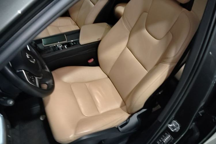 Used Volvo XC60 2018 T5 4x4 Smart Edition Left Front Seat