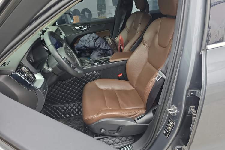 Used Volvo XC60 2018 T5 4x4 Zhiyi Edition Left Front Seat