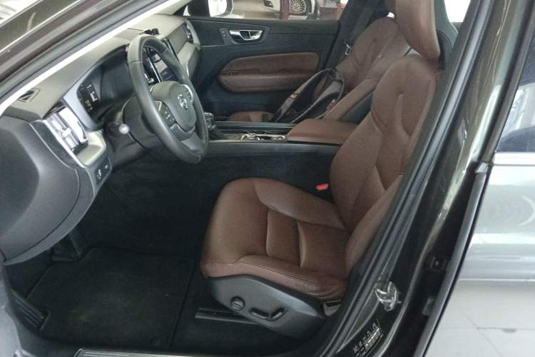 Used Volvo XC60 2018 T5 4x4 Zhiyi Edition Left Front Seat