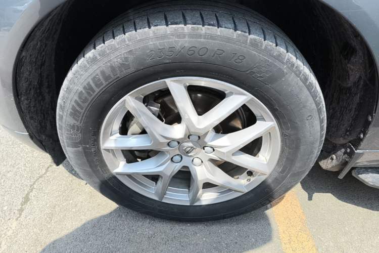 Used Volvo XC60 2018 T5 4x4 Zhiyi Edition Left Front Wheel Hub