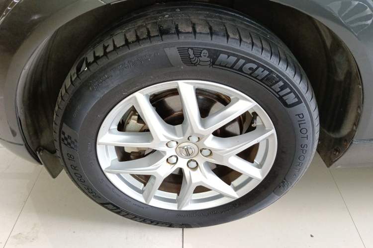 Used Volvo XC60 2018 T5 4x4 Zhiyi Edition Left Front Wheel Hub