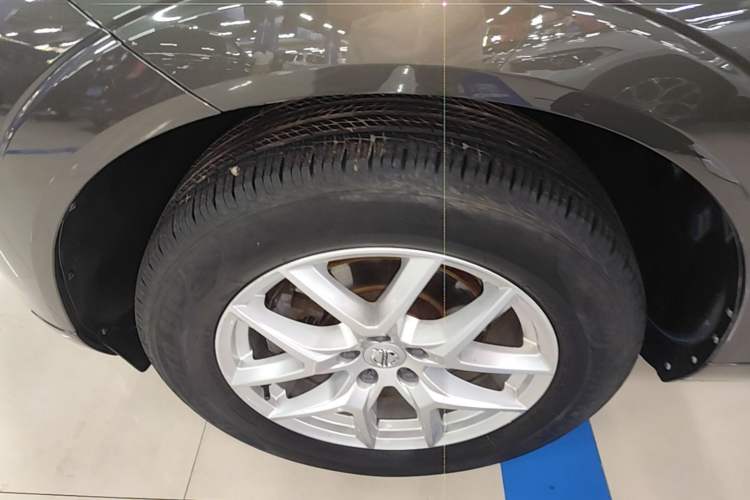 Used Volvo XC60 2018 T5 4x4 Zhiyi Edition Left Front Wheel Hub