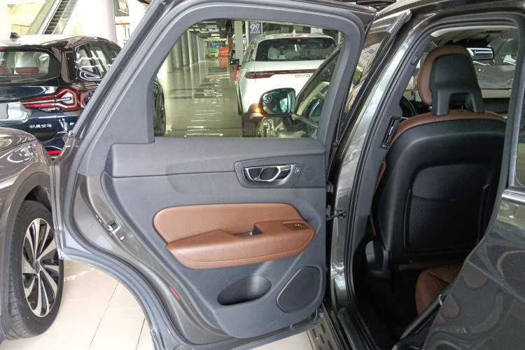 Used Volvo XC60 2018 T5 4x4 Zhiyi Edition Left Rear Door Interior