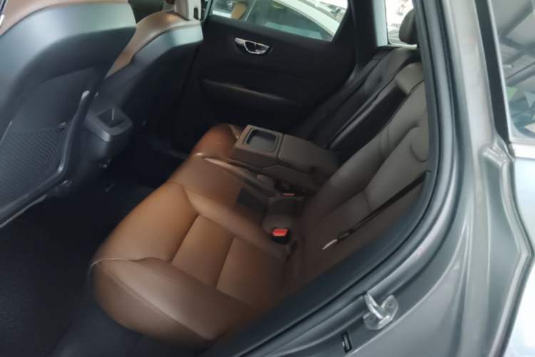 Used Volvo XC60 2018 T5 4x4 Smart Edition Left Rear Seat