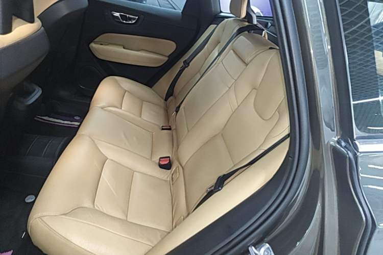 Used Volvo XC60 2018 T5 4x4 Smart Edition Left Rear Seat