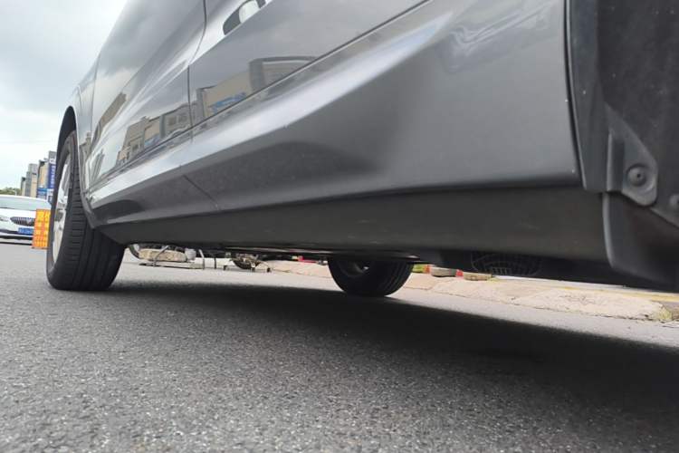 Used Volvo XC60 2018 T5 4x4 Zhiyi Edition Left Side Sill
