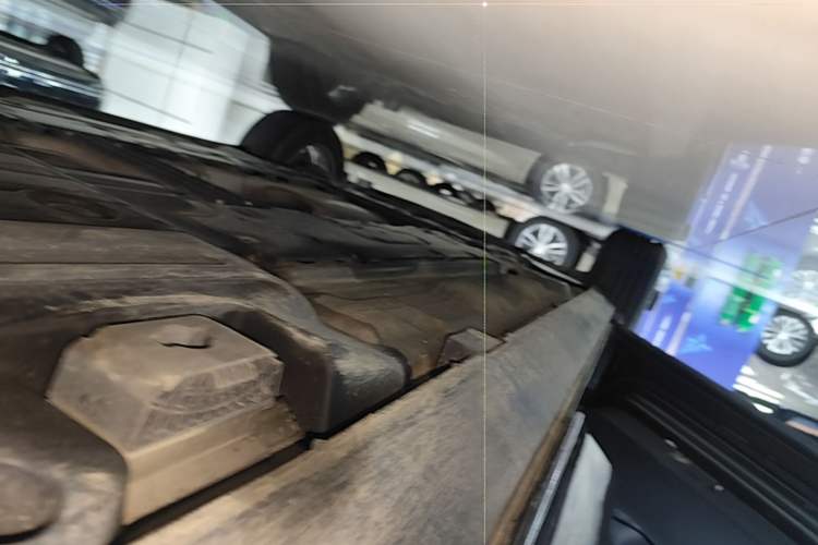 Used Volvo XC60 2018 T5 4x4 Zhiyi Edition Left Side Sill
