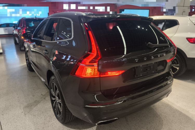 Used Volvo XC60 2018 T5 4x4 Zhiya Luxury Edition Rear Left 45 Deg