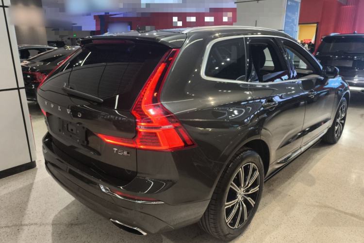 Used Volvo XC60 2018 T5 4x4 Zhiya Luxury Edition Rear Right 45 Deg