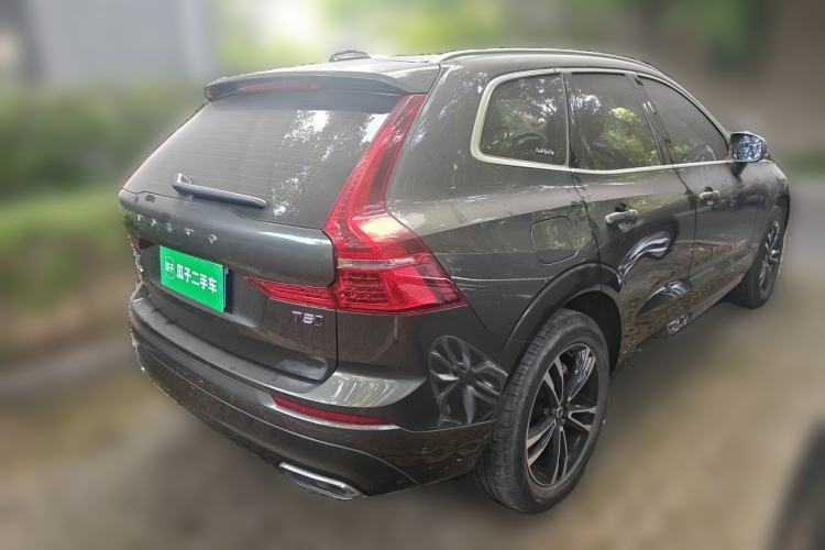 Used Volvo XC60 2018 T5 4x4 Smart Edition Rear Right 45 Deg