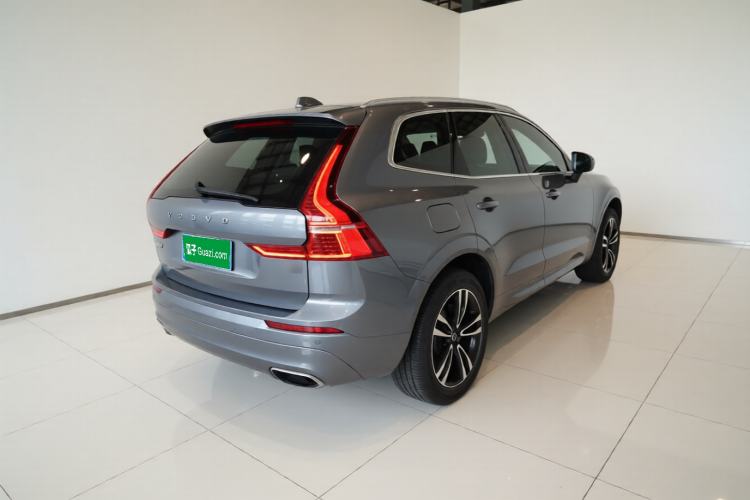 Used Volvo XC60 2018 T5 4x4 Smart Edition Rear Right 45 Deg