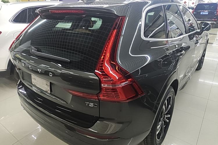 Used Volvo XC60 2018 T5 4x4 Smart Edition Rear Right 45 Deg