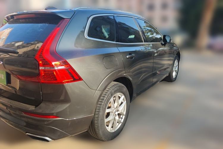 Used Volvo XC60 2018 T5 4x4 Zhiyi Edition Rear Right 45 Deg