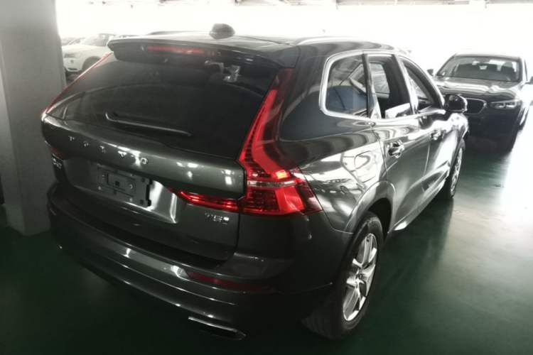 Used Volvo XC60 2018 T5 4x4 Zhiyi Edition Rear Right 45 Deg