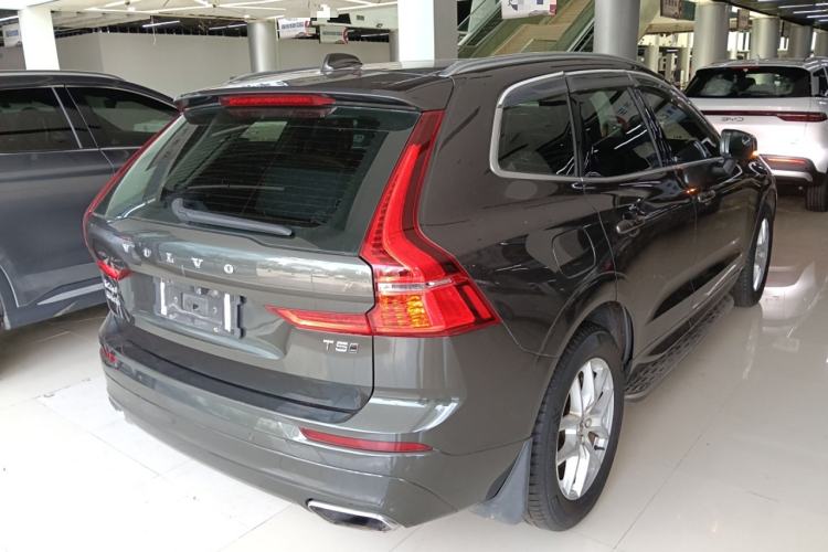 Used Volvo XC60 2018 T5 4x4 Zhiyi Edition Rear Right 45 Deg