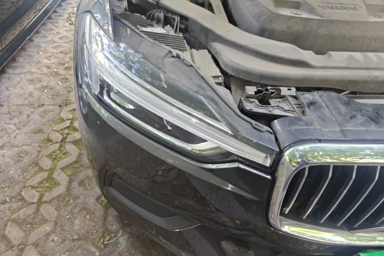 Used Volvo XC60 2018 T5 4x4 Smart Edition Right Front Headlight