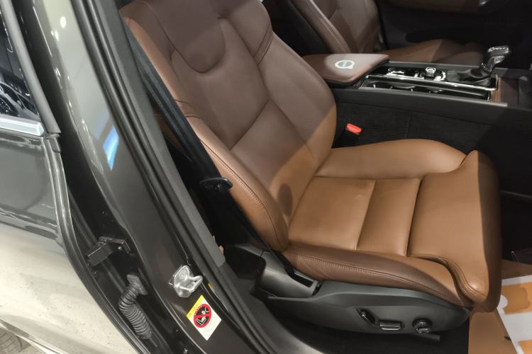Used Volvo XC60 2018 T5 4x4 Zhiya Luxury Edition Right Front Seat