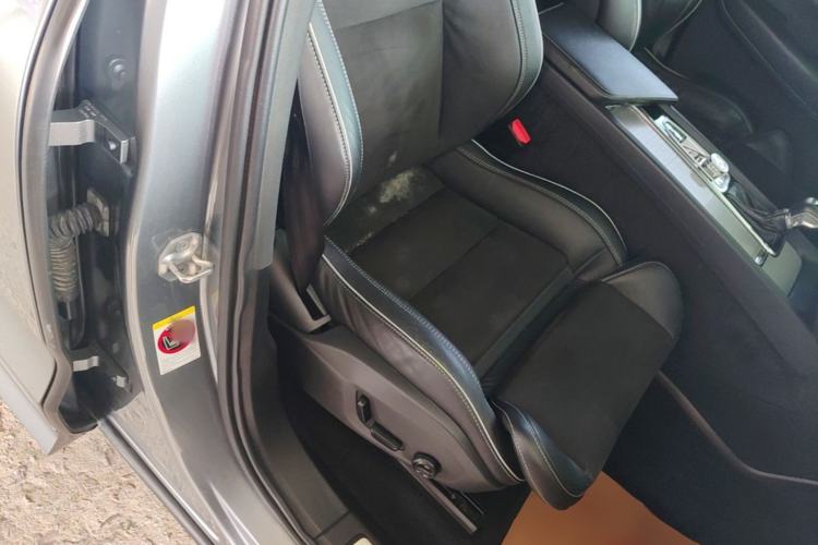 Used Volvo XC60 2018 T5 4x4 Smart & Sporty Edition Right Front Seat