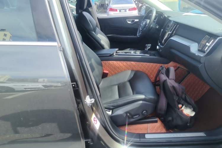 Used Volvo XC60 2018 T5 4x4 Zhiyi Edition Right Front Seat