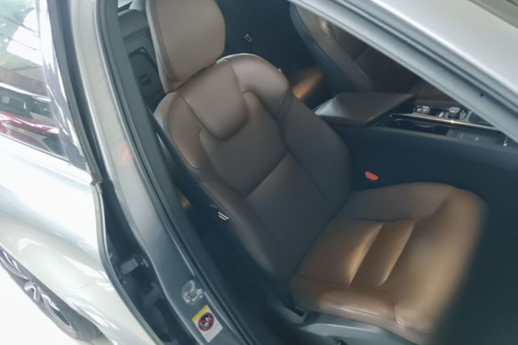 Used Volvo XC60 2018 T5 4x4 Smart Edition Right Front Seat