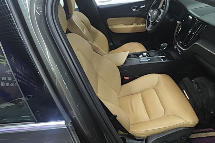 Used Volvo XC60 2018 T5 4x4 Smart Edition Right Front Seat