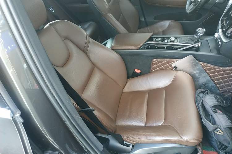 Used Volvo XC60 2018 T5 4x4 Zhiyi Edition Right Front Seat