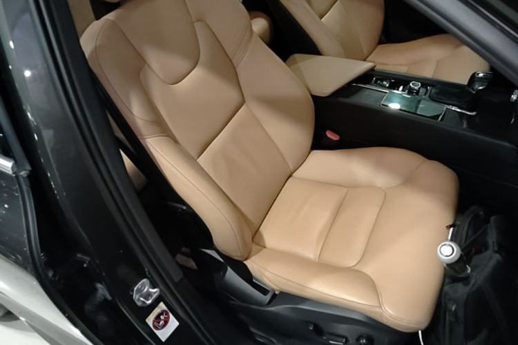 Used Volvo XC60 2018 T5 4x4 Smart Edition Right Front Seat