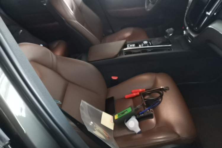Used Volvo XC60 2018 T5 4x4 Zhiyi Edition Right Front Seat