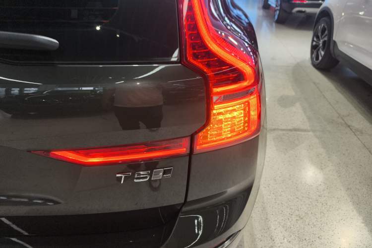 Used Volvo XC60 2018 T5 4x4 Zhiya Luxury Edition Right Rear Taillight
